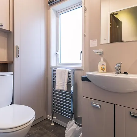 Lodge Hidden Jewel With Hot Tub York